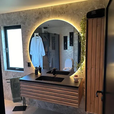 Newly Renovated Centrum House With Large Balcony Haugesund